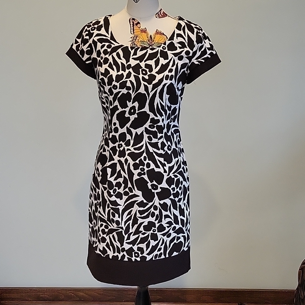 connected APPAREL dress in black and white capped sleeves size 6